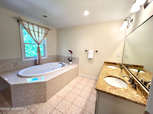 3 Chestnut Ridge Road, Holmdel, NJ 07733