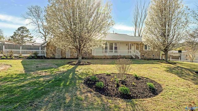 216 45th Street NE, Fort Payne, AL 35967