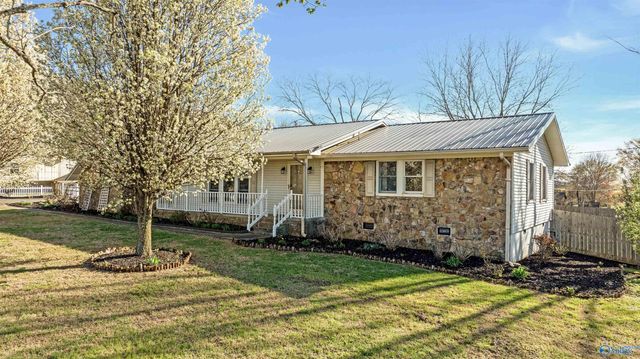 216 45th Street NE, Fort Payne, AL 35967