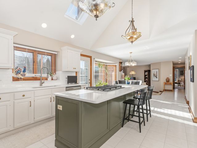 4005 White Eagle Drive, Naperville, IL 60564