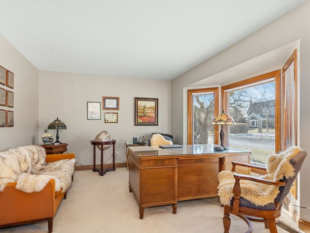 4005 White Eagle Drive, Naperville, IL 60564