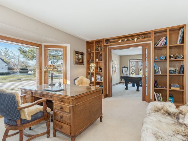 4005 White Eagle Drive, Naperville, IL 60564