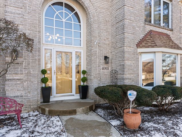 4005 White Eagle Drive, Naperville, IL 60564