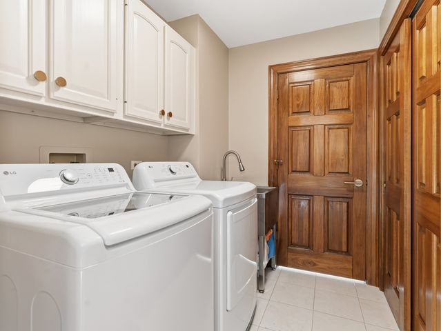 4005 White Eagle Drive, Naperville, IL 60564