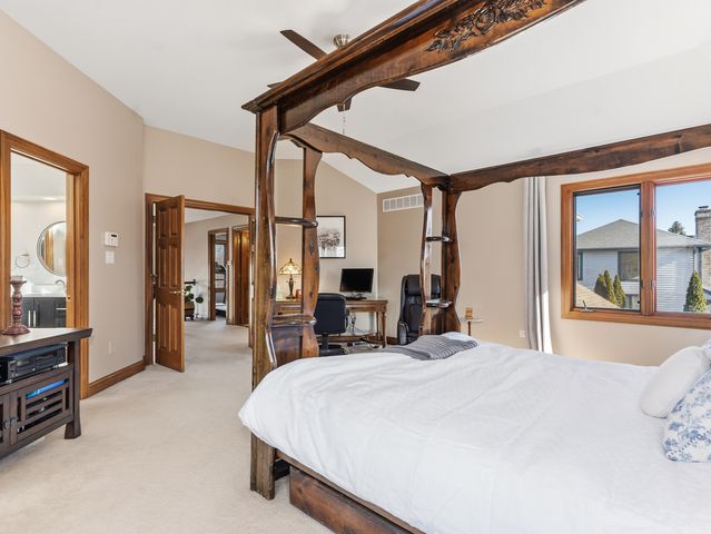 4005 White Eagle Drive, Naperville, IL 60564