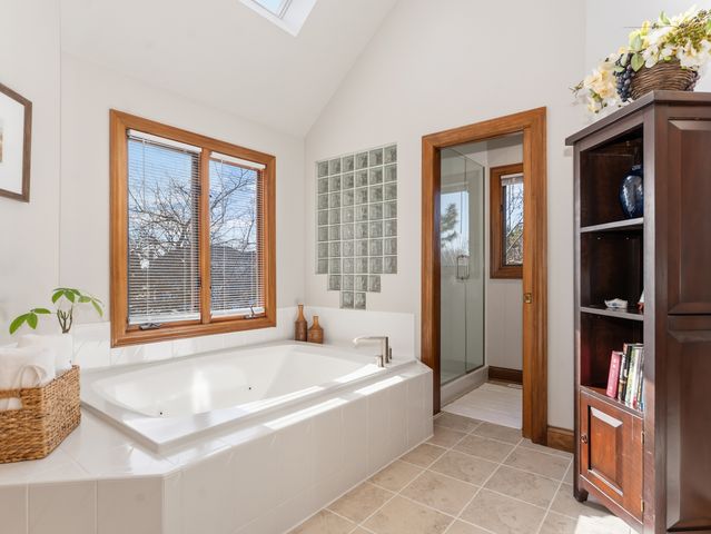 4005 White Eagle Drive, Naperville, IL 60564