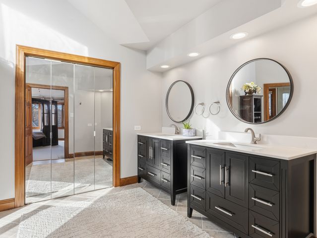 4005 White Eagle Drive, Naperville, IL 60564