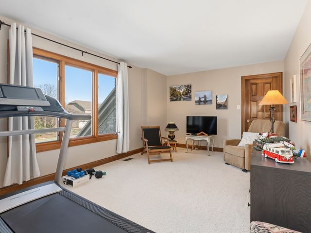 4005 White Eagle Drive, Naperville, IL 60564