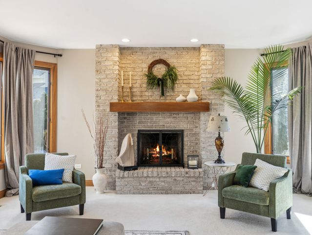 4005 White Eagle Drive, Naperville, IL 60564