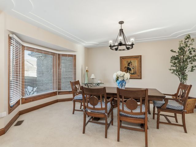 4005 White Eagle Drive, Naperville, IL 60564