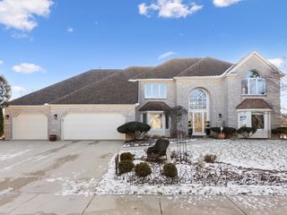4005 White Eagle Drive, Naperville, IL 60564