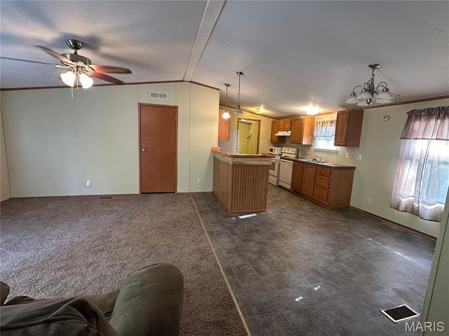 69 Mary Ann Lane, Wappapello, MO 63966