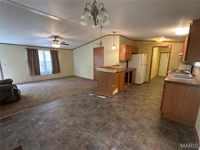 69 Mary Ann Lane, Wappapello, MO 63966