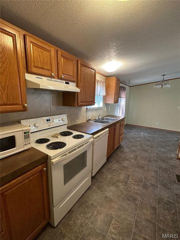 69 Mary Ann Lane, Wappapello, MO 63966