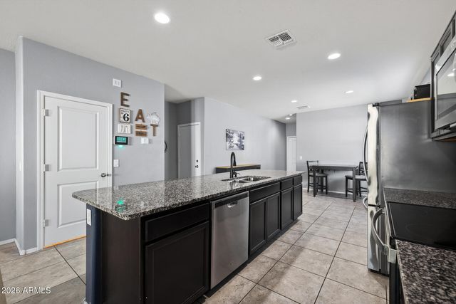 7644 W FLORENCE Avenue, Phoenix, AZ 85043