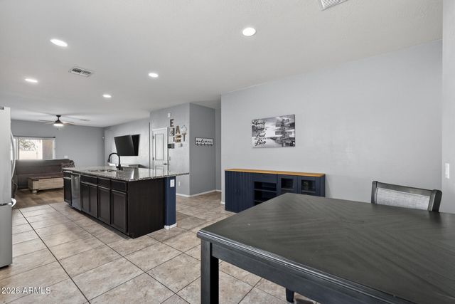 7644 W FLORENCE Avenue, Phoenix, AZ 85043