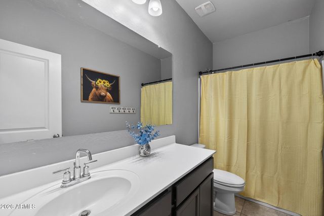 7644 W FLORENCE Avenue, Phoenix, AZ 85043