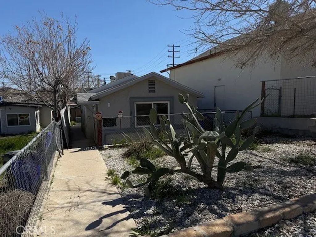 15557 5th Street, Victorville, CA 92395
