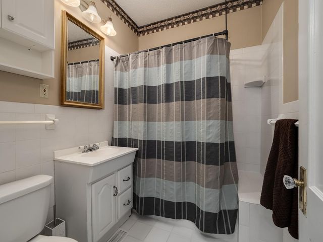 3523 Humboldt Avenue N, Minneapolis, MN 55412