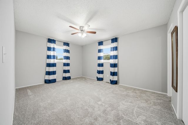1401 S Fieldcrest, Wichita, KS 67209