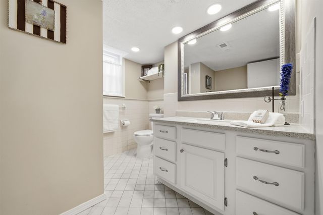 1401 S Fieldcrest, Wichita, KS 67209