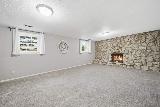 1401 S Fieldcrest, Wichita, KS 67209