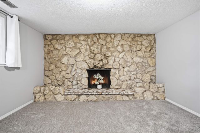 1401 S Fieldcrest, Wichita, KS 67209