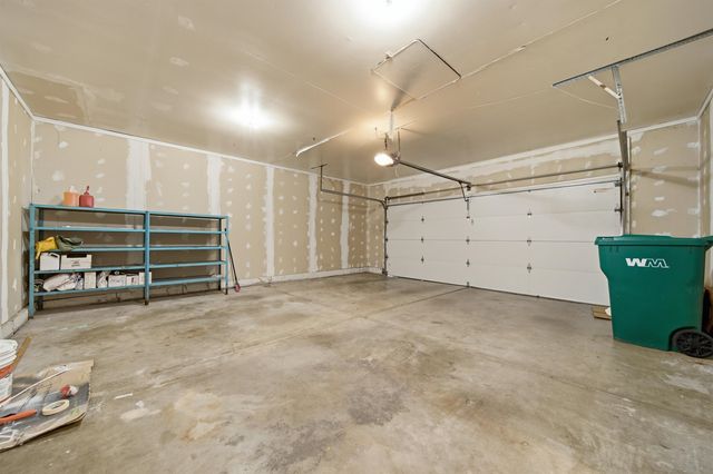 1401 S Fieldcrest, Wichita, KS 67209