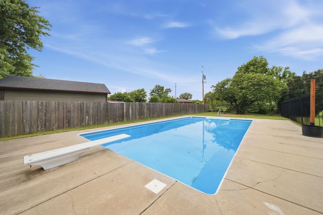 1401 S Fieldcrest, Wichita, KS 67209