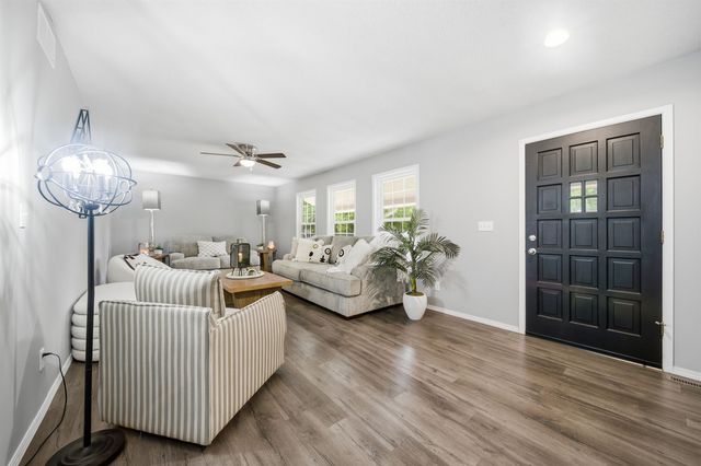 1401 S Fieldcrest, Wichita, KS 67209