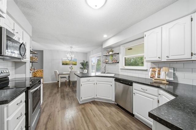 1401 S Fieldcrest, Wichita, KS 67209