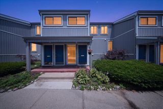 9579 Harbour Cove Court, Ypsilanti Twp, MI 48197