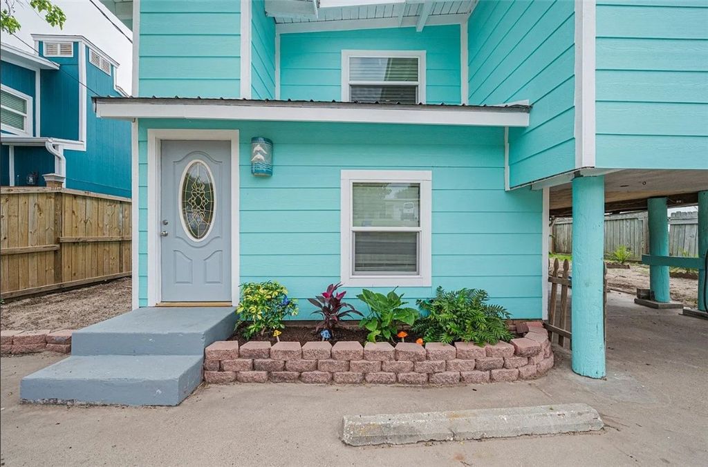 410 N Sandpiper, Ingleside on the Bay, TX 78362 — exterior