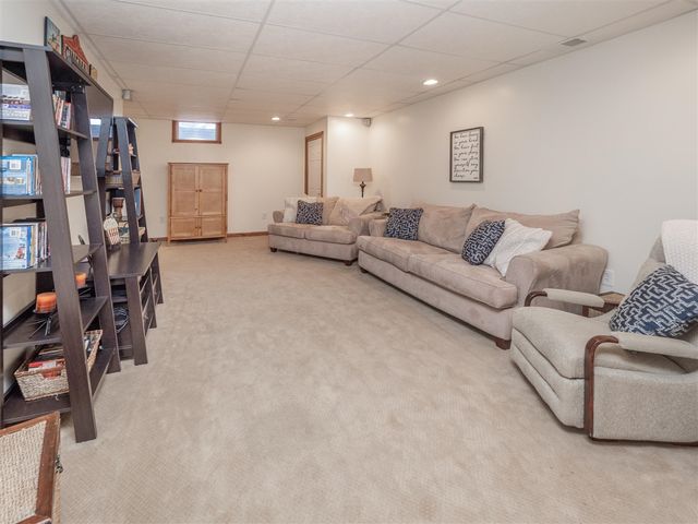 47178 Woodfield Drive, Mattawan, MI 49071