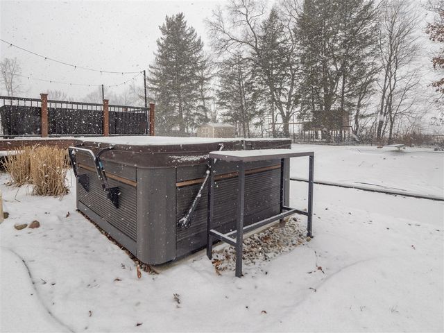 47178 Woodfield Drive, Mattawan, MI 49071