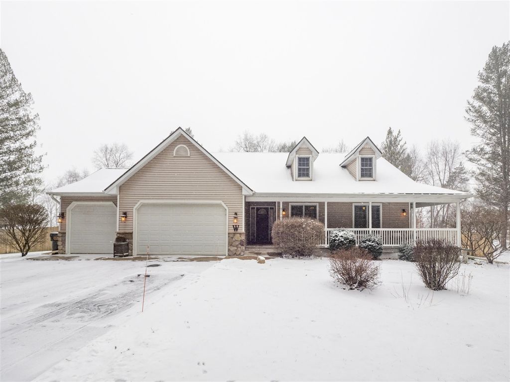 47178 Woodfield Drive, Mattawan, MI 49071
