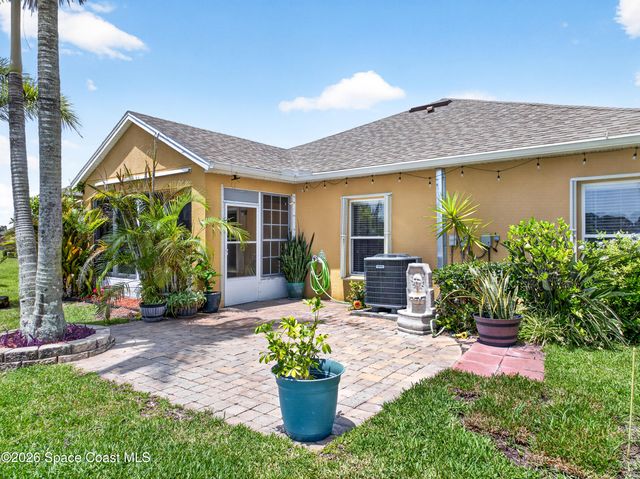 2247 Snapdragon Drive NW, Palm Bay, FL 32907