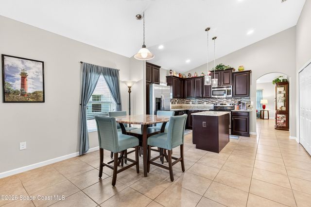 2247 Snapdragon Drive NW, Palm Bay, FL 32907