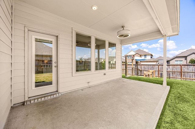 907 Youth Water Road, Montgomery, TX 77316