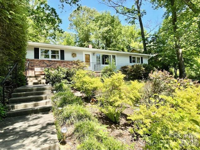 213 N Park Lane, Black Mountain, NC 28711
