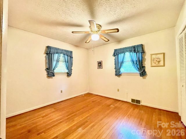 213 N Park Lane, Black Mountain, NC 28711