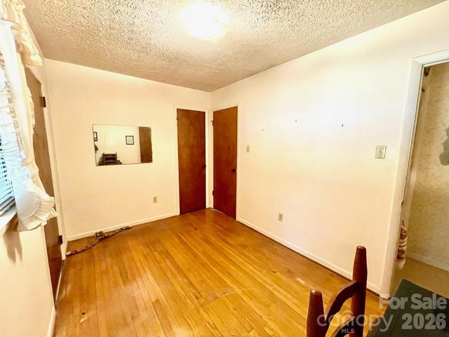 213 N Park Lane, Black Mountain, NC 28711