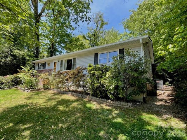 213 N Park Lane, Black Mountain, NC 28711