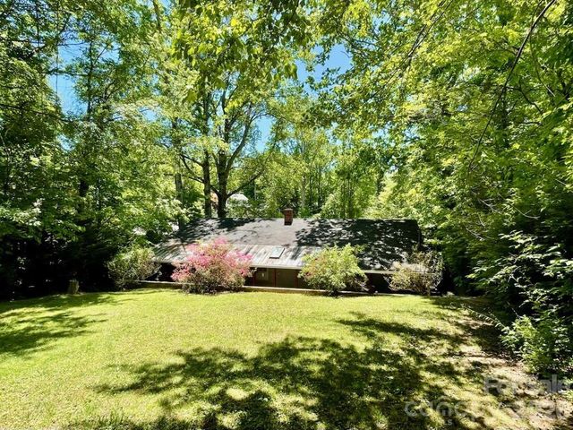 213 N Park Lane, Black Mountain, NC 28711