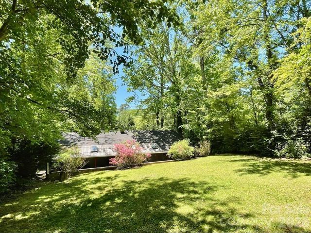213 N Park Lane, Black Mountain, NC 28711
