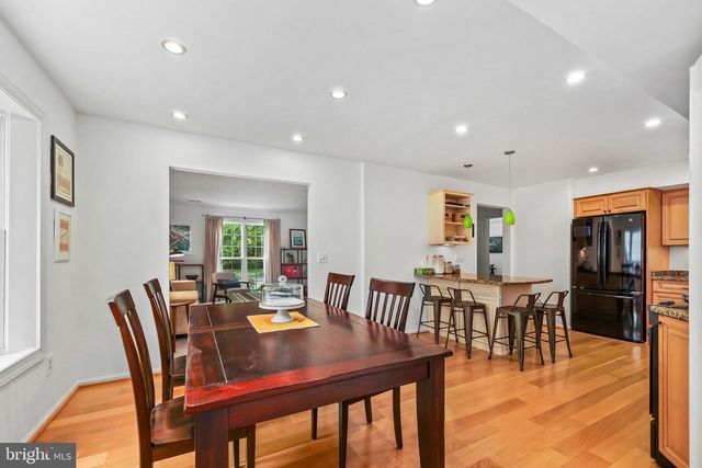 13422 POINT PLEASANT DR, Chantilly, VA 20151