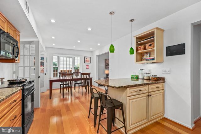13422 POINT PLEASANT DR, Chantilly, VA 20151