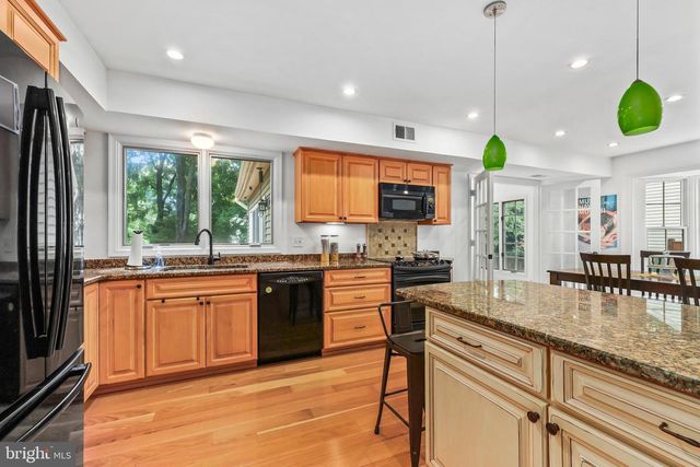 13422 POINT PLEASANT DR, Chantilly, VA 20151