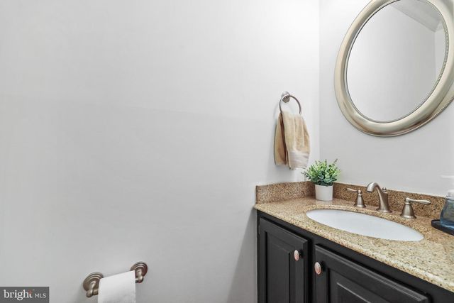 13422 POINT PLEASANT DR, Chantilly, VA 20151