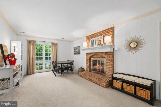 13422 POINT PLEASANT DR, Chantilly, VA 20151